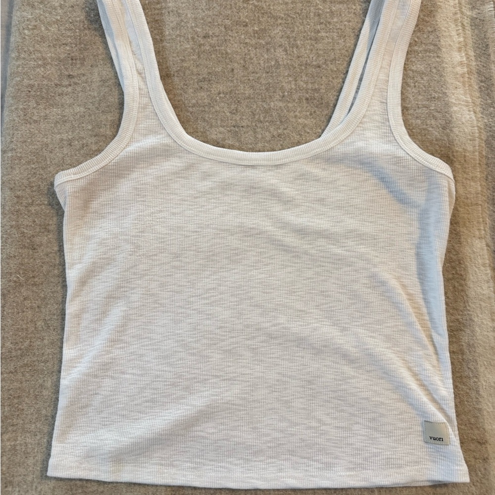 Vuori White Ribbed Scoop Tank